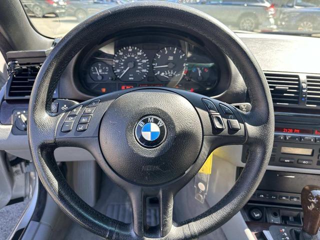 Photo of 2006 Deep Cherry Red Crystal Pearlcoat BMW 325