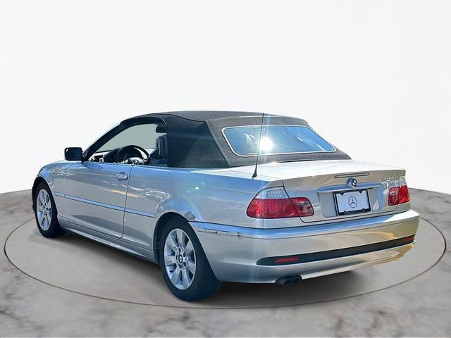 Photo of 2006 Deep Cherry Red Crystal Pearlcoat BMW 325