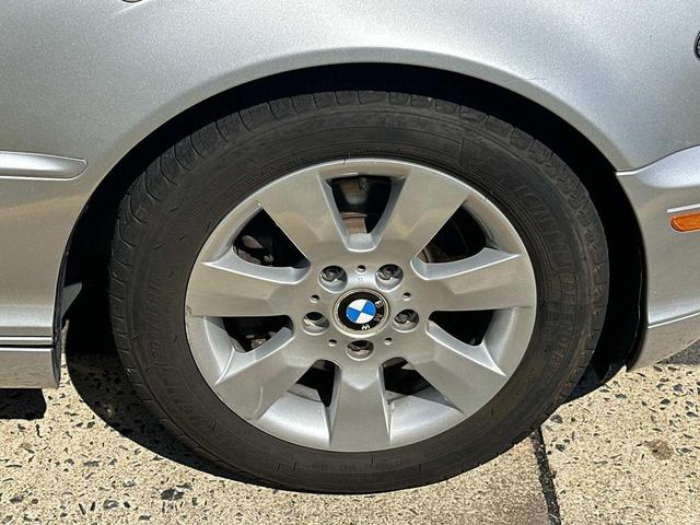 Photo of 2006 Deep Cherry Red Crystal Pearlcoat BMW 325