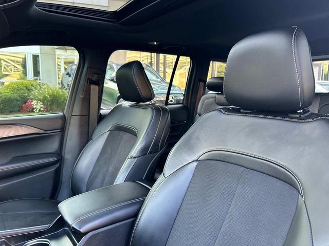 Photo of 2024 Bright White Clearcoat Jeep Grand Cherokee