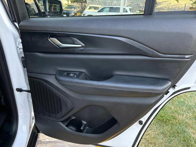 Photo of 2024 Bright White Clearcoat Jeep Grand Cherokee
