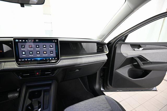 Photo of 2025 Platinum Gray Metallic Volkswagen Tiguan
