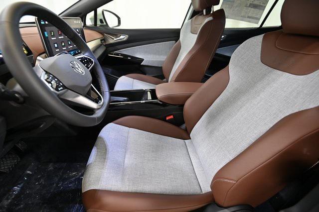 Photo of 2025 Pure White Volkswagen ID.4