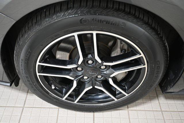 Photo of 2018 Magnetic Ford Mustang