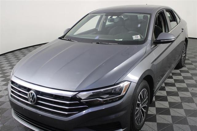 Photo of 2021 Platinum Gray Metallic Volkswagen Jetta