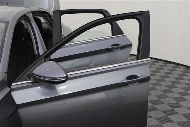 Photo of 2021 Platinum Gray Metallic Volkswagen Jetta