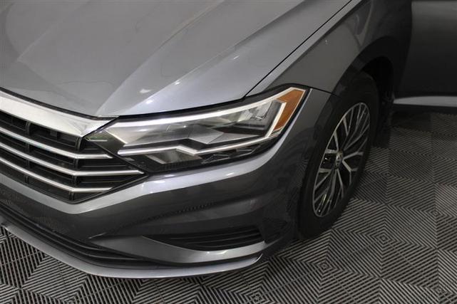 Photo of 2021 Platinum Gray Metallic Volkswagen Jetta