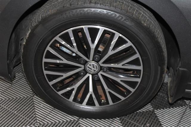 Photo of 2021 Platinum Gray Metallic Volkswagen Jetta