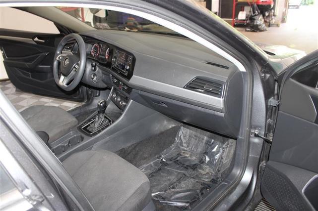 Photo of 2021 Platinum Gray Metallic Volkswagen Jetta