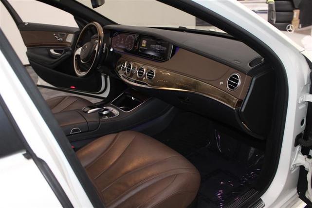 Photo of 2015 designo Diamond White Mercedes-Benz S-Class