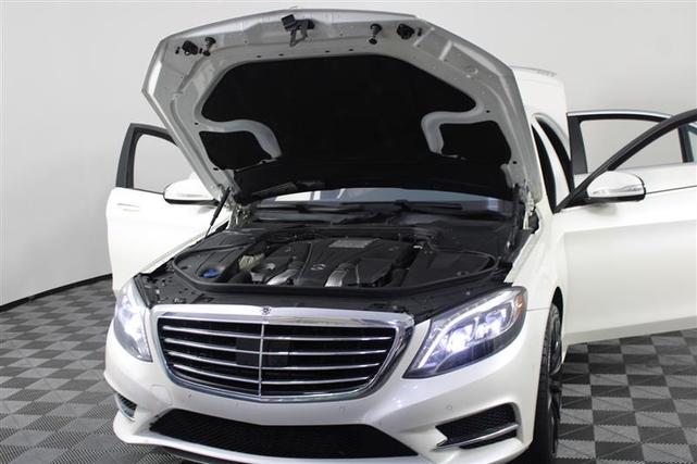 Photo of 2015 designo Diamond White Mercedes-Benz S-Class
