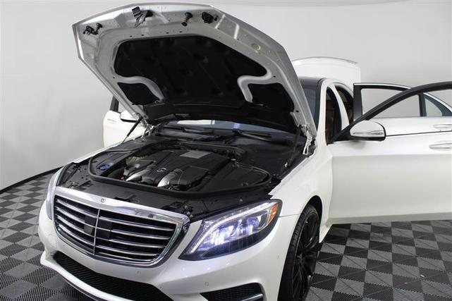 Photo of 2015 designo Diamond White Mercedes-Benz S-Class