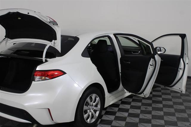 Photo of 2020 Super White Toyota Corolla