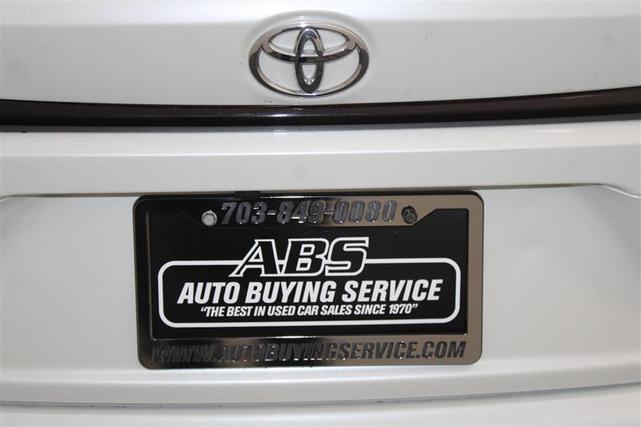 Photo of 2020 Super White Toyota Corolla