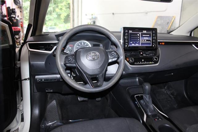 Photo of 2020 Super White Toyota Corolla