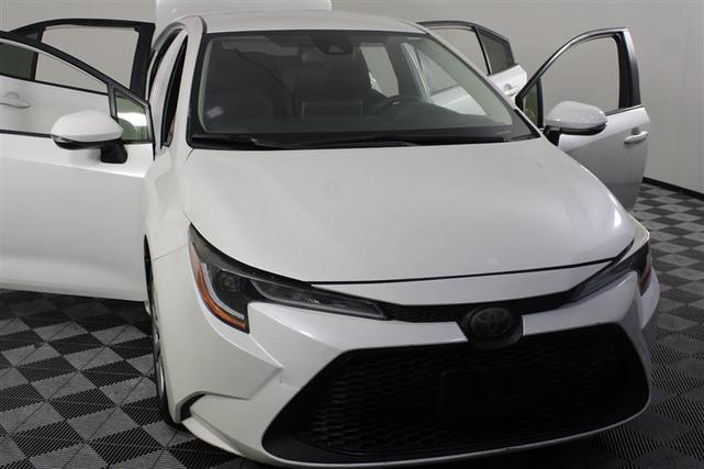 Photo of 2020 Super White Toyota Corolla