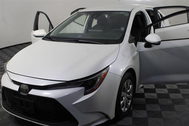 Photo of 2020 Super White Toyota Corolla
