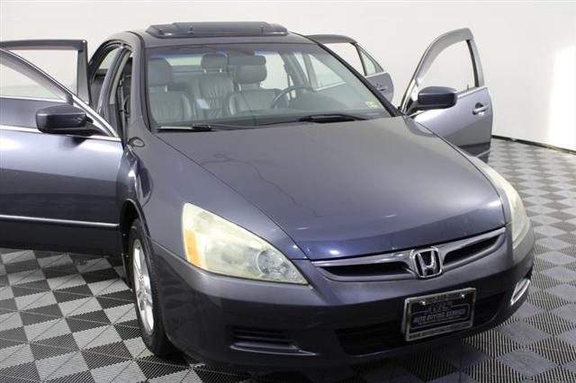 Photo of 2007 Graphite Pearl Honda Accord