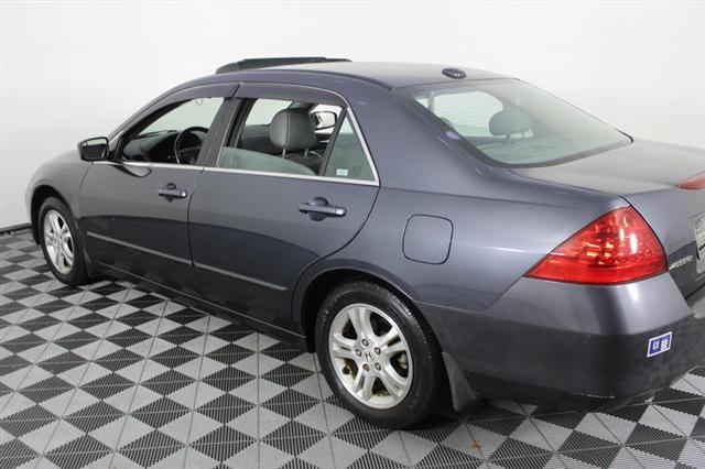 Photo of 2007 Graphite Pearl Honda Accord