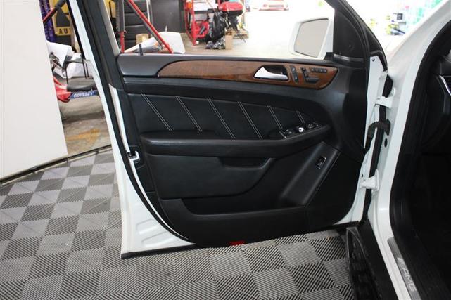 Photo of 2013 Arctic White Mercedes-Benz M-Class