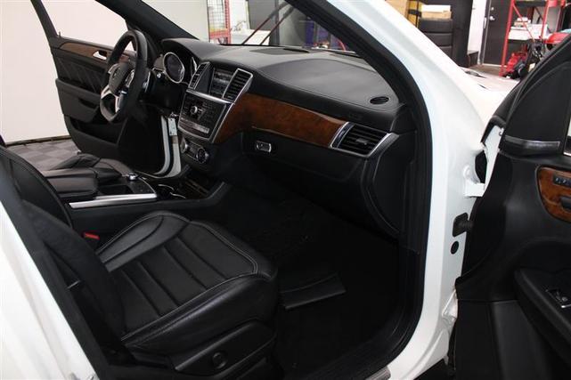 Photo of 2013 Arctic White Mercedes-Benz M-Class