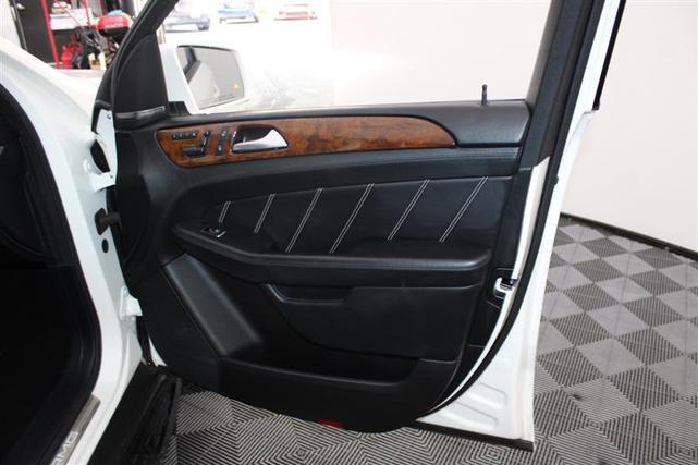 Photo of 2013 Arctic White Mercedes-Benz M-Class