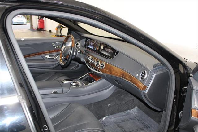 Photo of 2015 Black Mercedes-Benz S-Class