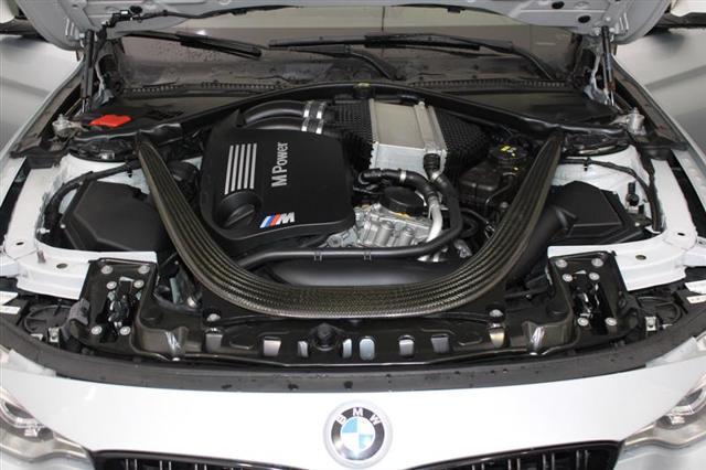 Photo of 2015 Silverstone Metallic BMW M4