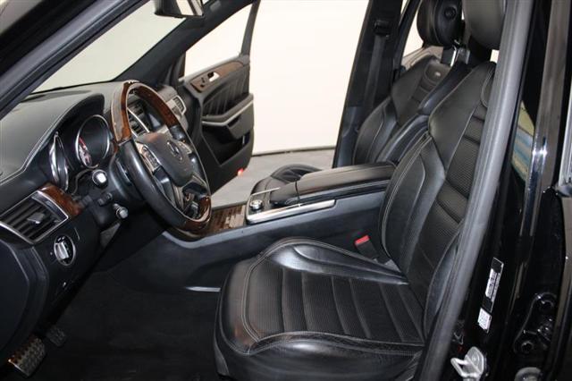 Photo of 2015 Black Mercedes-Benz GL-Class