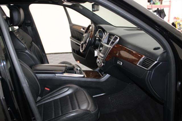 Photo of 2015 Black Mercedes-Benz GL-Class