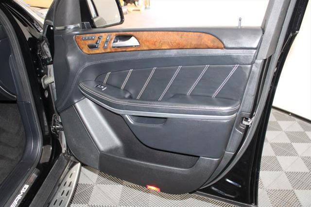 Photo of 2015 Black Mercedes-Benz GL-Class