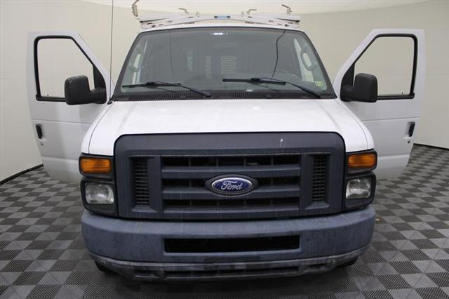Photo of 2014 Oxford White Ford E250