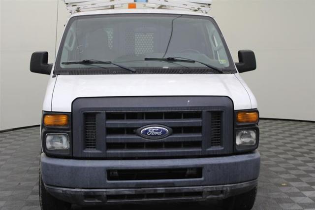 Photo of 2014 Oxford White Ford E250