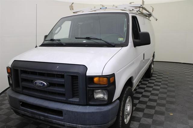 Photo of 2014 Oxford White Ford E250