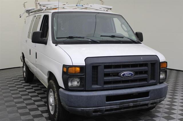 Photo of 2014 Oxford White Ford E250