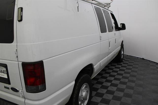 Photo of 2014 Oxford White Ford E250