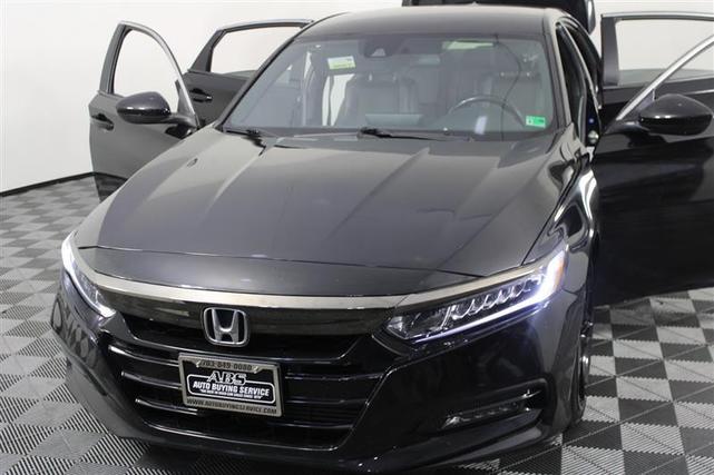 Photo of 2019 Crystal Black Pearl Honda Accord