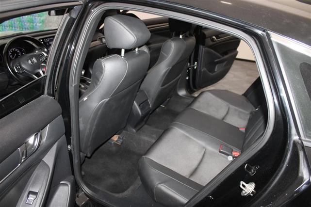 Photo of 2019 Crystal Black Pearl Honda Accord