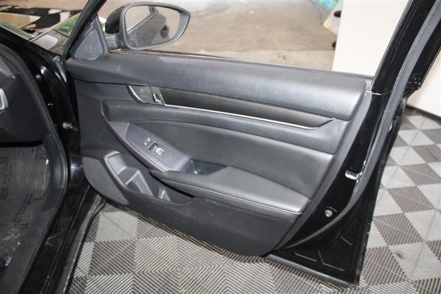 Photo of 2019 Crystal Black Pearl Honda Accord
