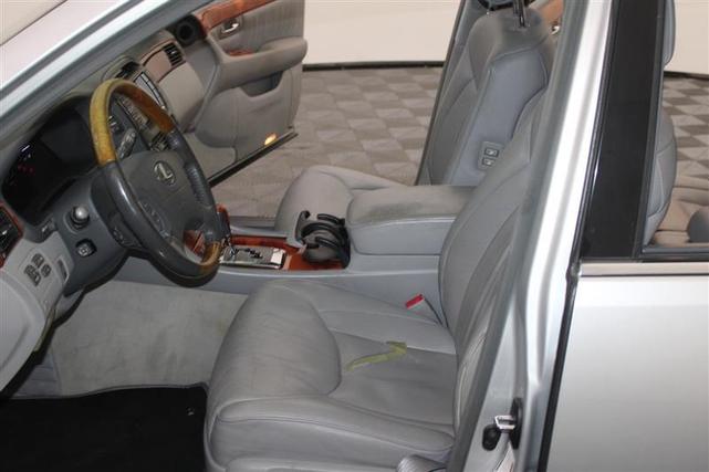 Photo of 2005 Mercury Metallic Lexus LS 430