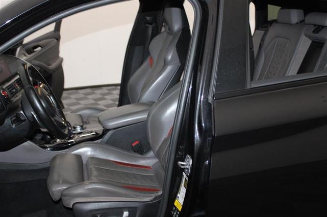 Photo of 2020 Black Sapphire Metallic BMW X4 M