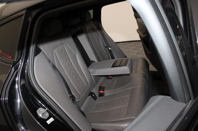 Photo of 2020 Black Sapphire Metallic BMW X4 M