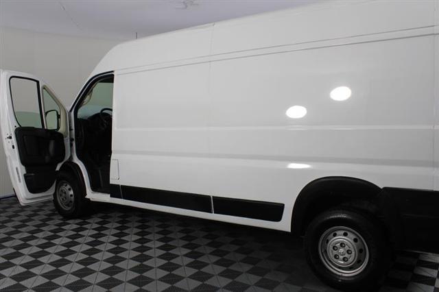 Photo of 2020 Bright White Clearcoat RAM ProMaster 2500