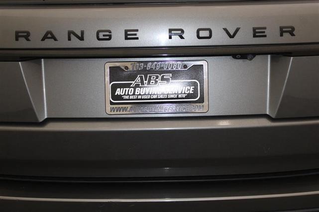 Photo of 2018 Gray Land Rover Range Rover