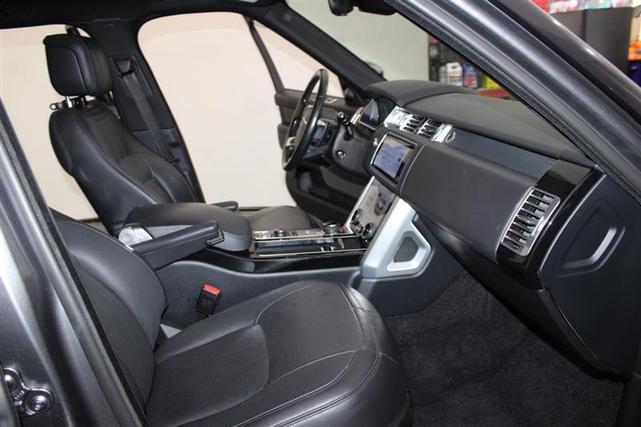 Photo of 2018 Gray Land Rover Range Rover