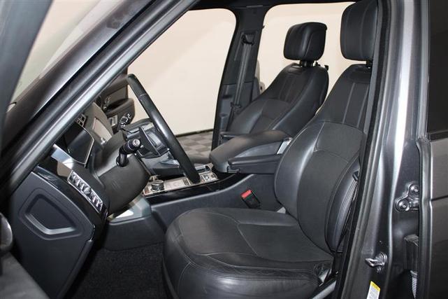 Photo of 2018 Gray Land Rover Range Rover