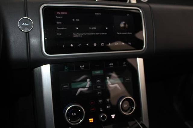 Photo of 2018 Gray Land Rover Range Rover