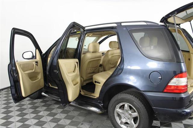 Photo of 2000 Azure Blue Mercedes-Benz M-Class