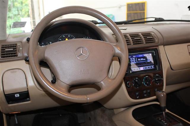 Photo of 2000 Azure Blue Mercedes-Benz M-Class