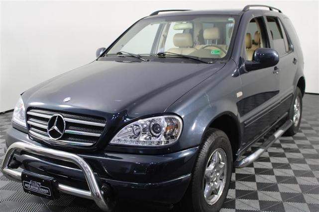 Photo of 2000 Azure Blue Mercedes-Benz M-Class